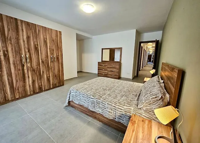 Sleeps 6 Spacious St Pauls Bay Lejlighed *