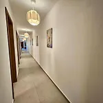 Sleeps 6 Spacious St Pauls Bay Apartamento