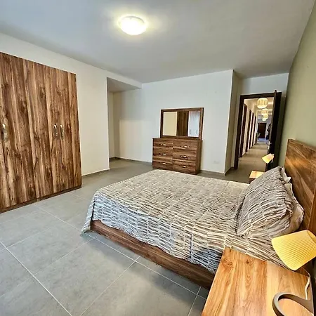 Sleeps 6 Spacious St Pauls Bay Apartamento *