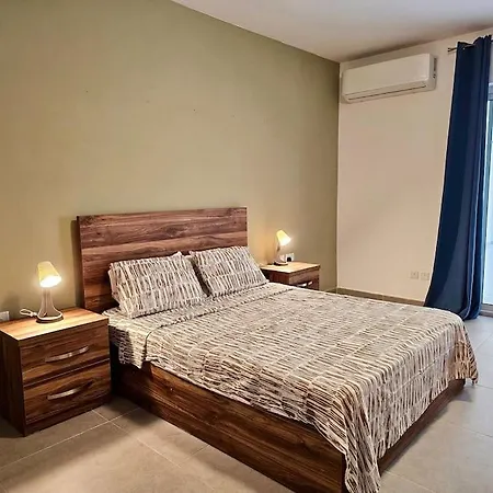 Apartment Sleeps 6 Spacious St Pauls Bay