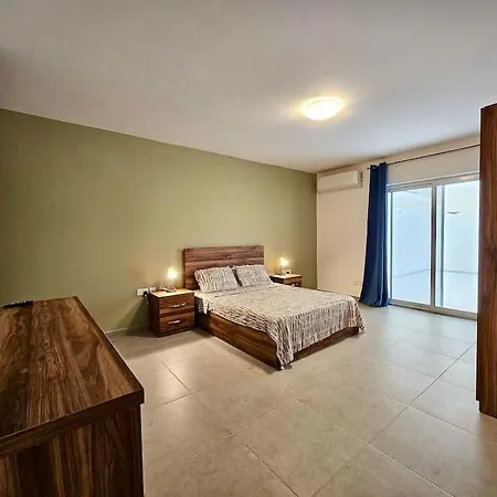 Sleeps 6 Spacious St Pauls Bay St. Paul's Bay