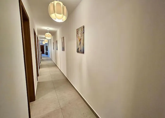 Sleeps 6 Spacious St Pauls Bay Apartamento