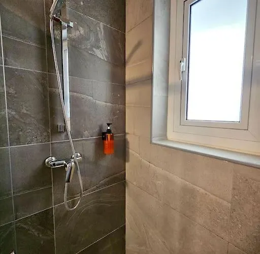 Apartamento Sleeps 6 Spacious St Pauls Bay *