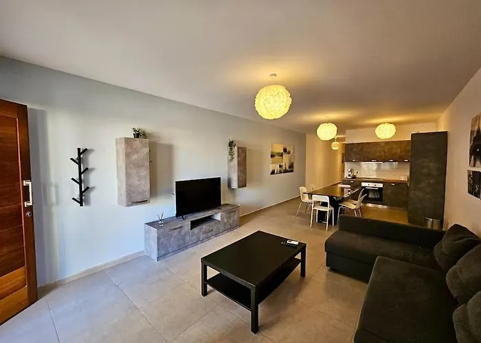 Sleeps 6 Spacious St Pauls Bay Apartamento St Paul's Bay