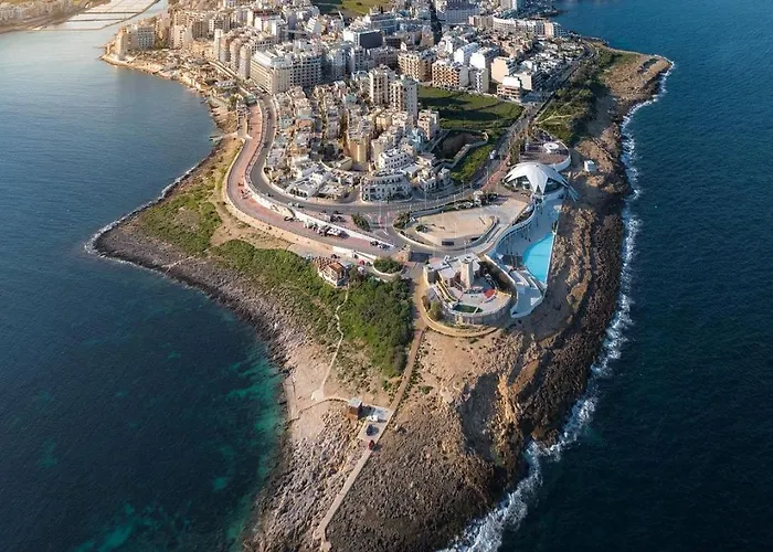 Sleeps 6 Spacious St Pauls Bay Apartamento