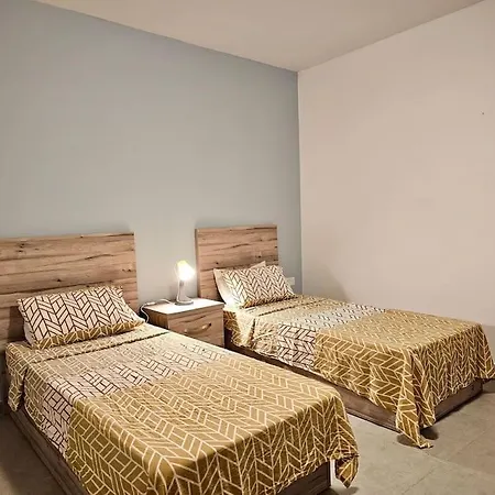 Apartment Sleeps 6 Spacious St Pauls Bay St. Paul's Bay