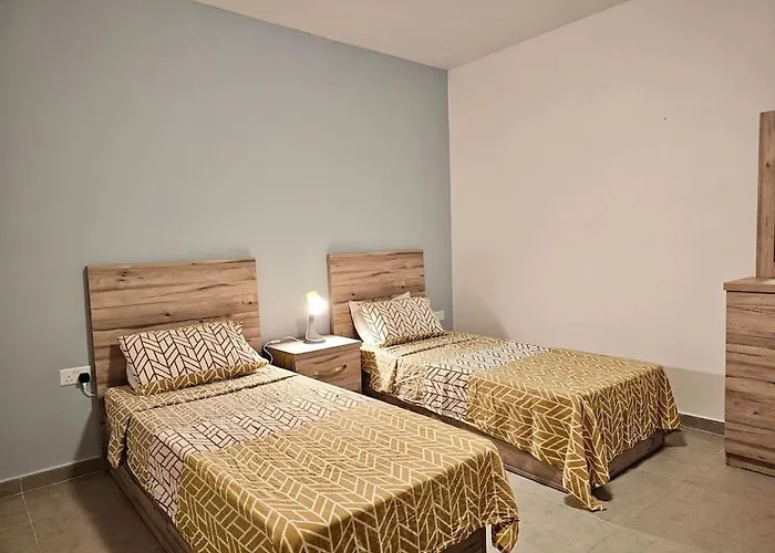 Apartment Sleeps 6 Spacious St Pauls Bay St. Paul's Bay